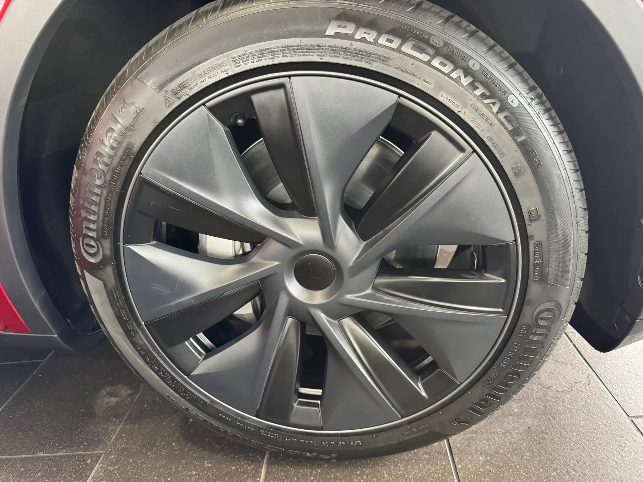 Used 2024 Tesla Model Y Long Range image 33