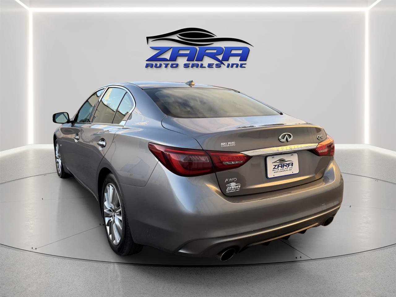 Used 2018 INFINITI Q50 Luxe w/ Essential Package (3.0T Luxe) image 4