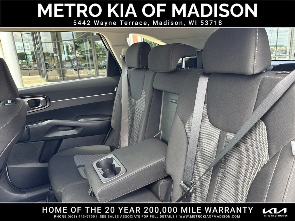 Used 2025 Kia Sorento LX FWD image 29