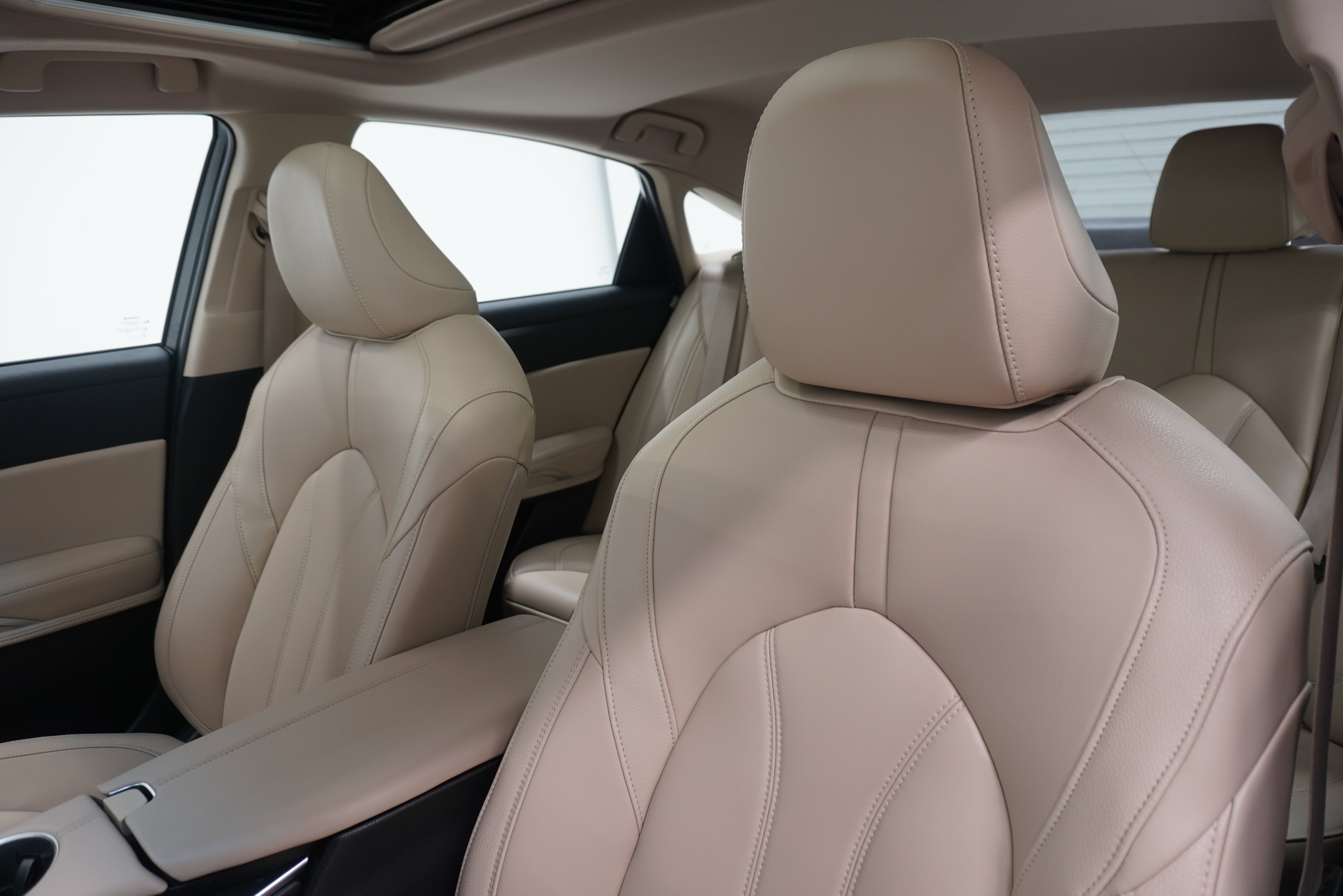 Used 2019 Toyota Avalon XLE w/ Moonroof Package FWD image 11