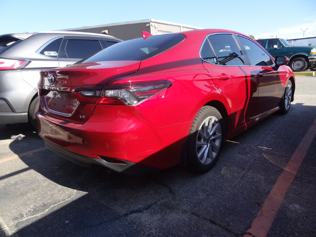 Used 2023 Toyota Camry LE FWD image 4