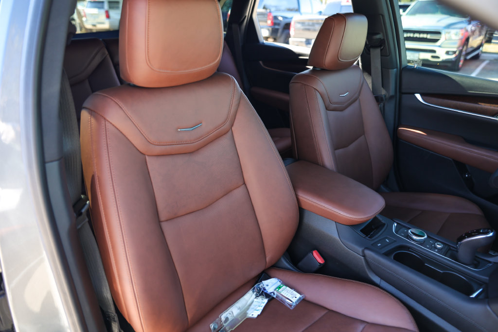 Used 2022 Cadillac XT5 Premium Luxury w/ Technology Package AWD/4WD image 31