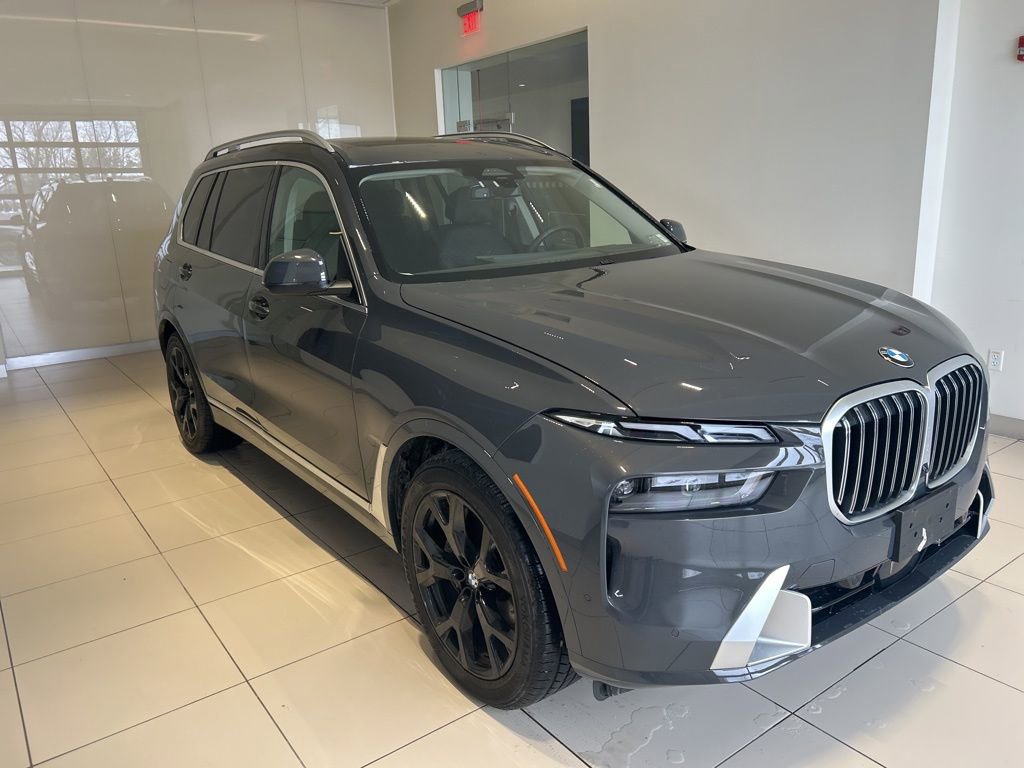 Used 2023 BMW X7 xDrive40i w/ Parking Assistance Package image 18