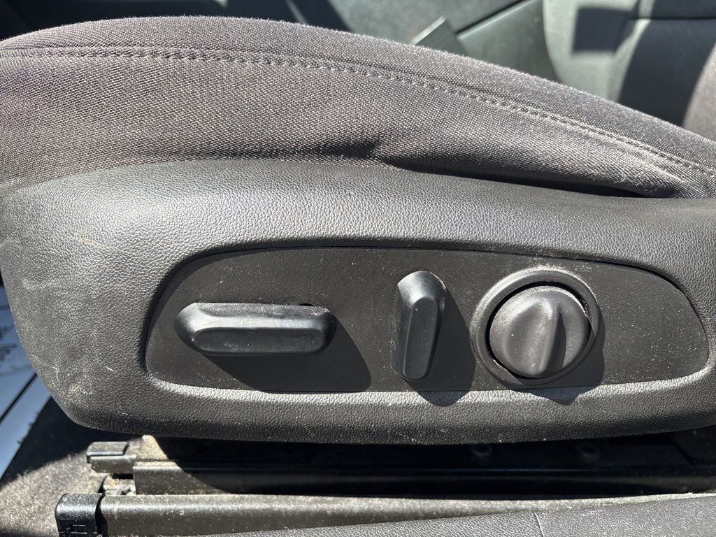 Used 2021 Chevrolet Malibu LT image 12