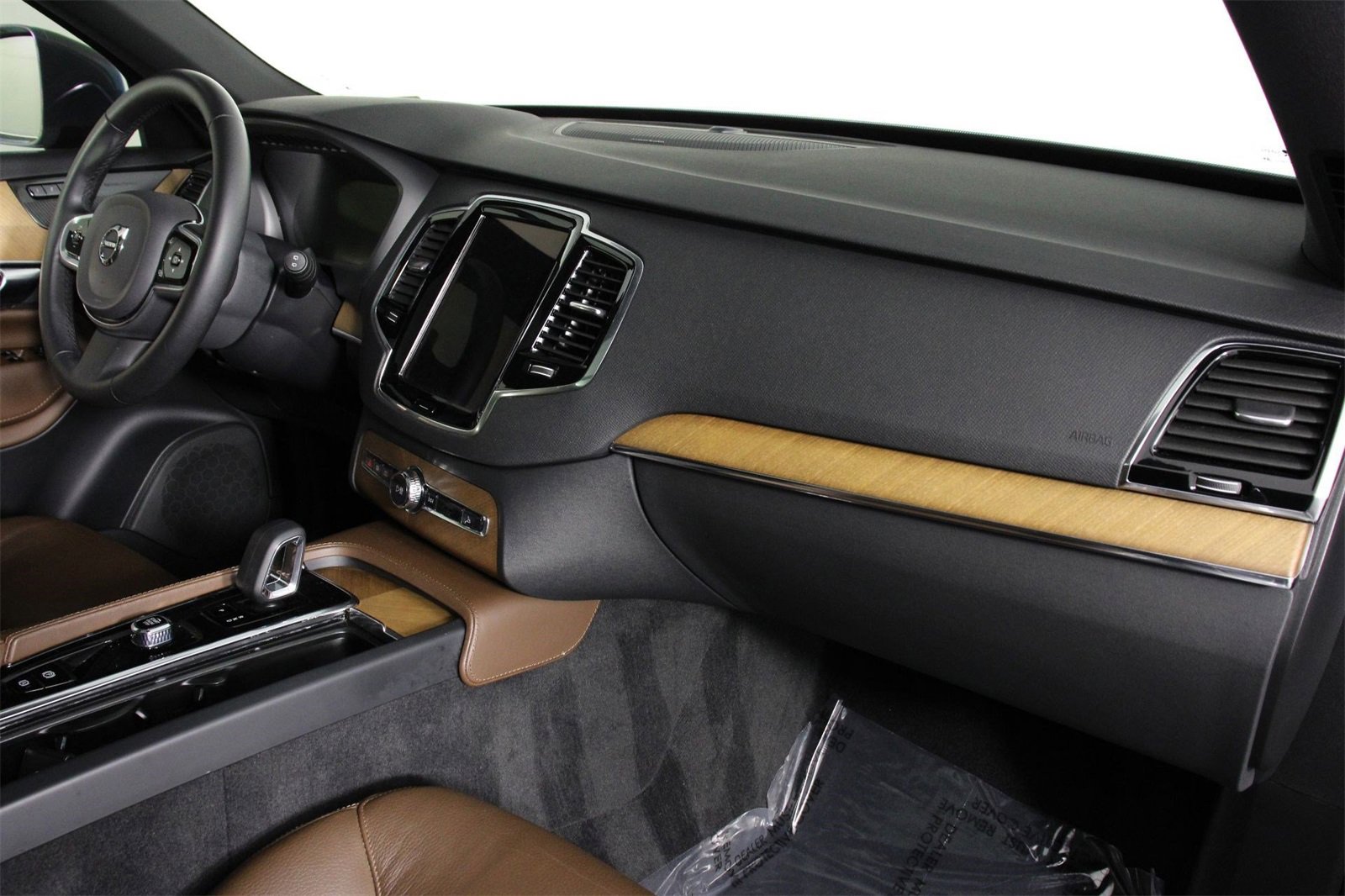 Certified 2023 Volvo XC90 B6 Plus w/ Protection Package Premier image 21