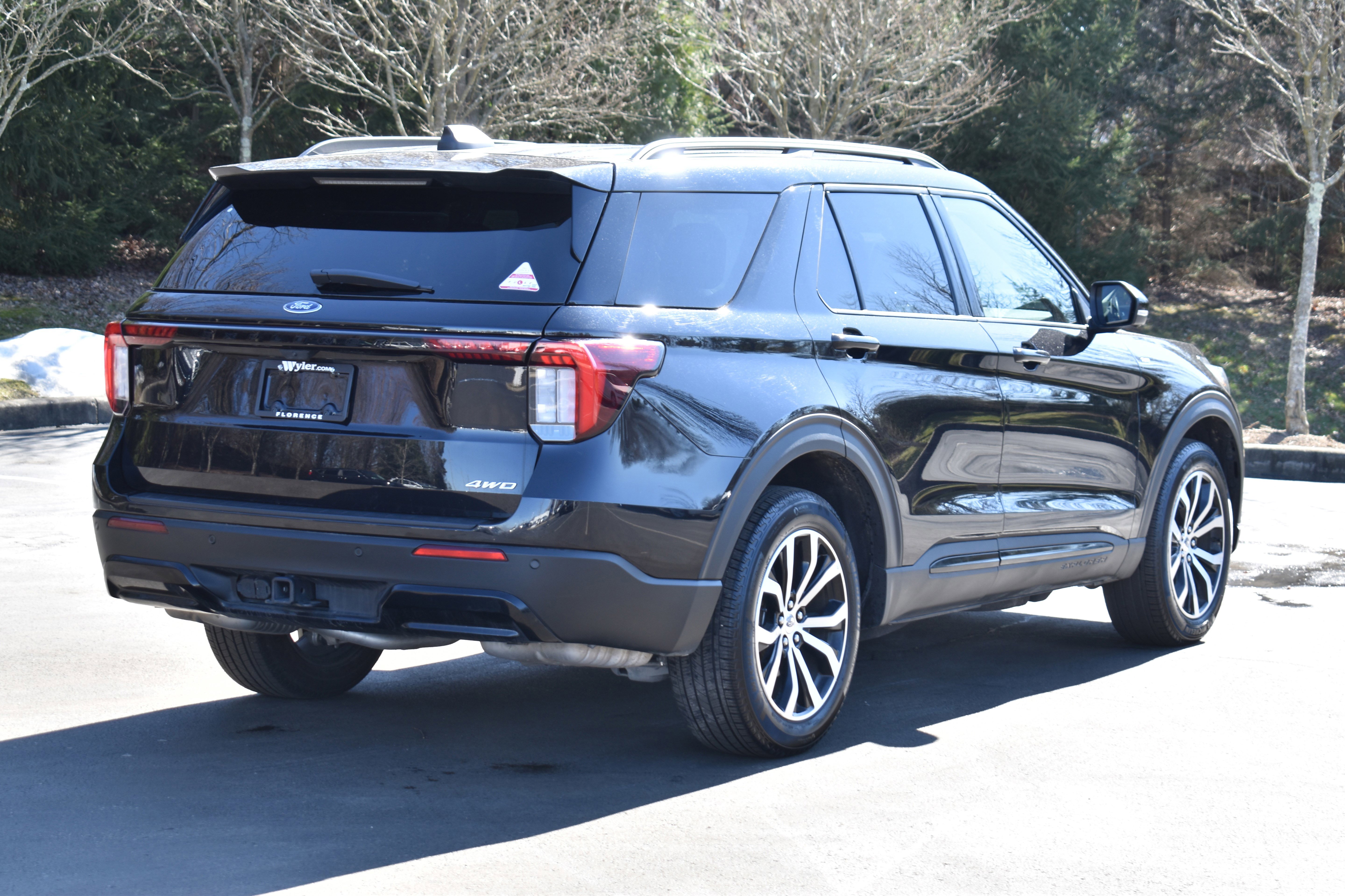 Used 2025 Ford Explorer ST-Line image 31