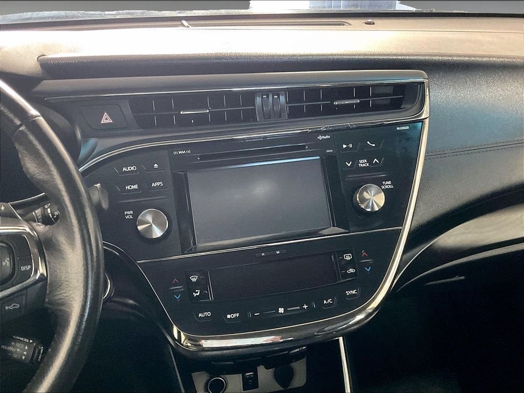 Used 2018 Toyota Avalon XLE FWD image 18
