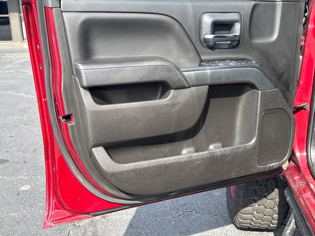 Used 2018 Chevrolet Silverado 1500 LT w/ All Star Edition image 10