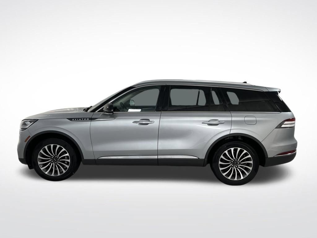 Used 2023 Lincoln Aviator Reserve w/ Equipment Group 201A AWD/4WD image 2