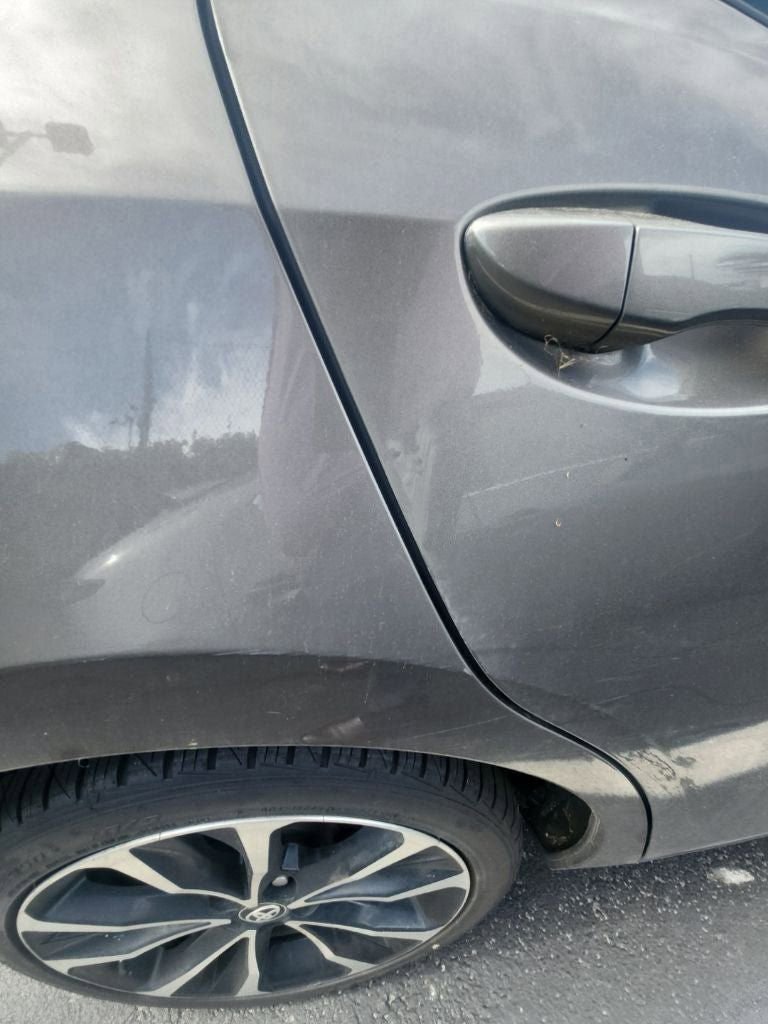 Used 2018 Toyota Corolla SE w/ SE Premium Package FWD image 19