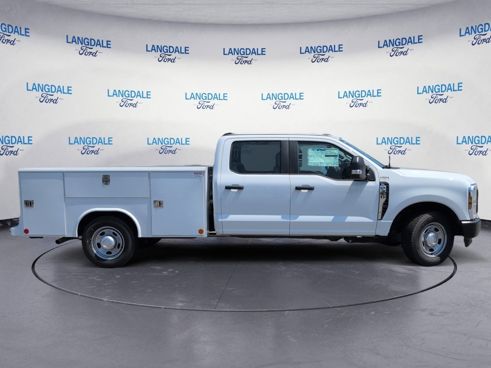 New 2025 Ford F350 XL image 3