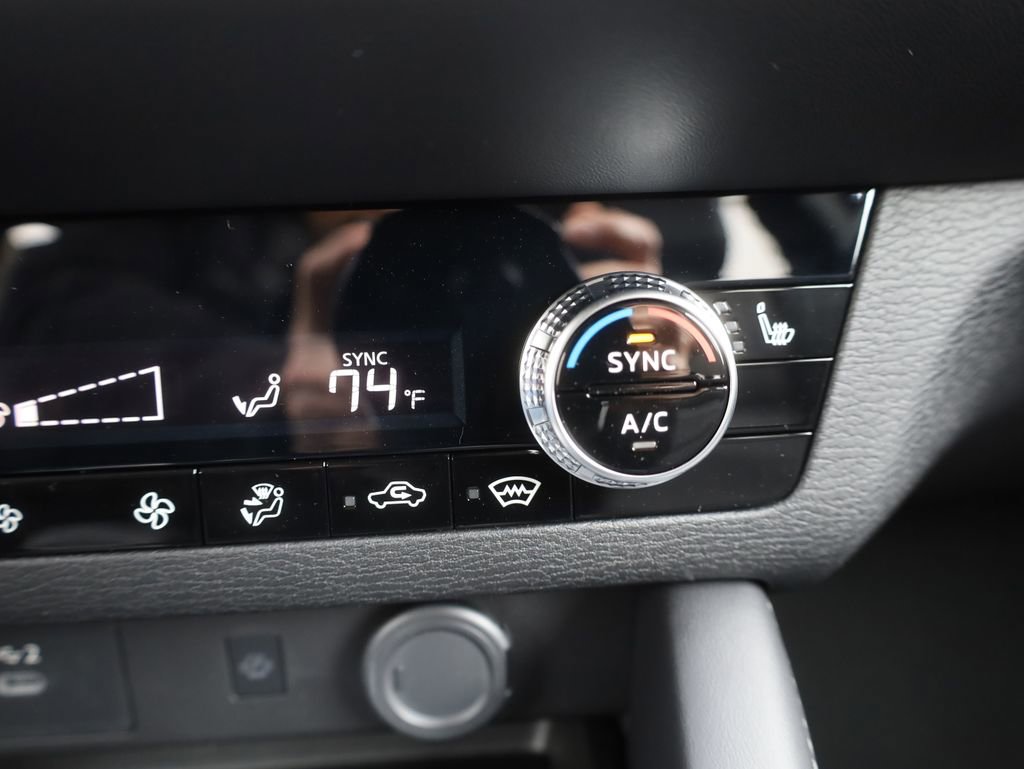 New 2025 Mitsubishi Outlander SE image 46