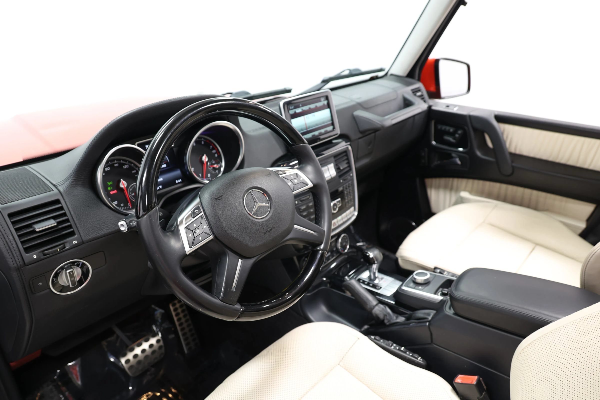 Used 2016 Mercedes-Benz G 550 image 2