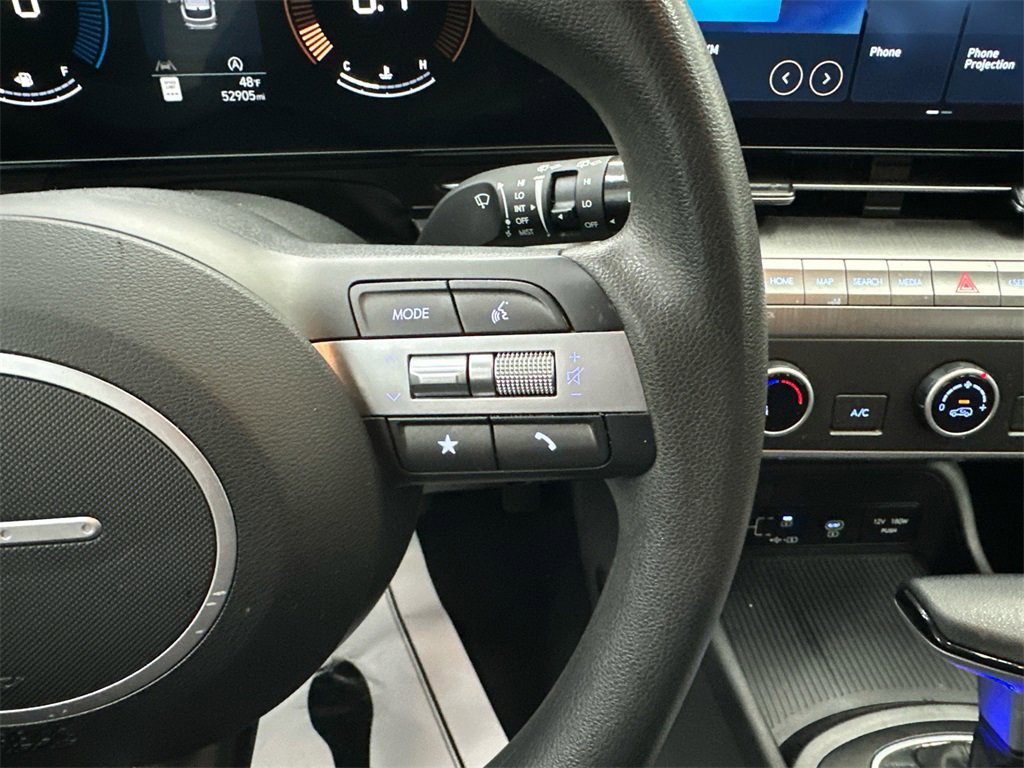 Used 2024 Hyundai Kona SE image 25