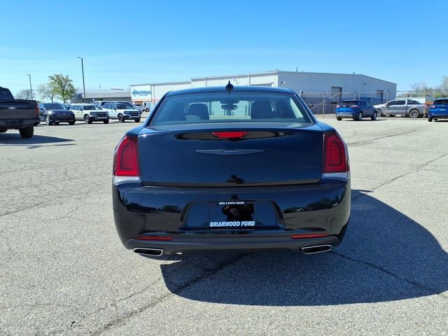 Used 2023 Chrysler 300 Touring w/ Sport Appearance Package RWD image 7