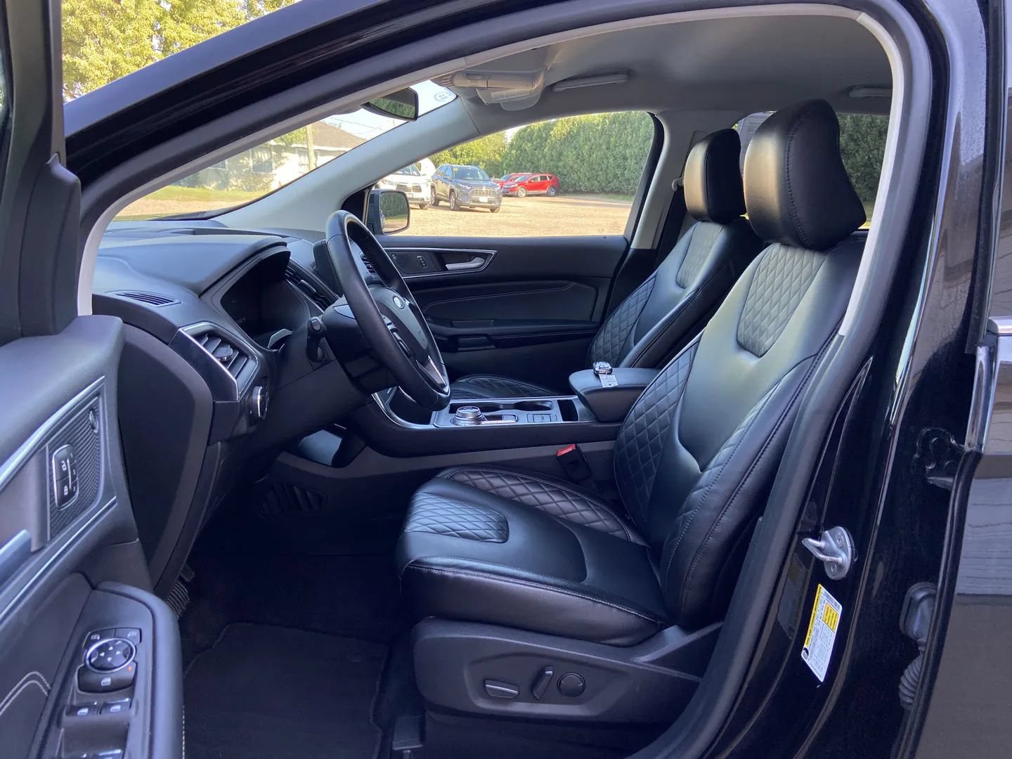 Used 2024 Ford Edge Titanium AWD/4WD image 11