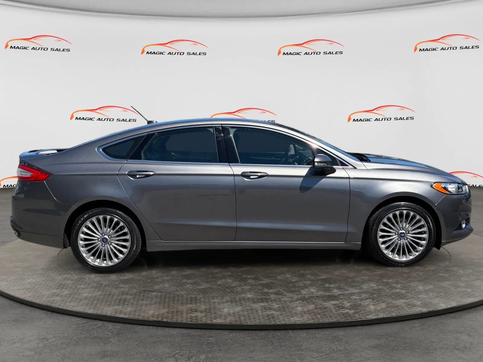 Used 2013 Ford Fusion Titanium w/ Titanium Driver Assist Pkg AWD/4WD image 6