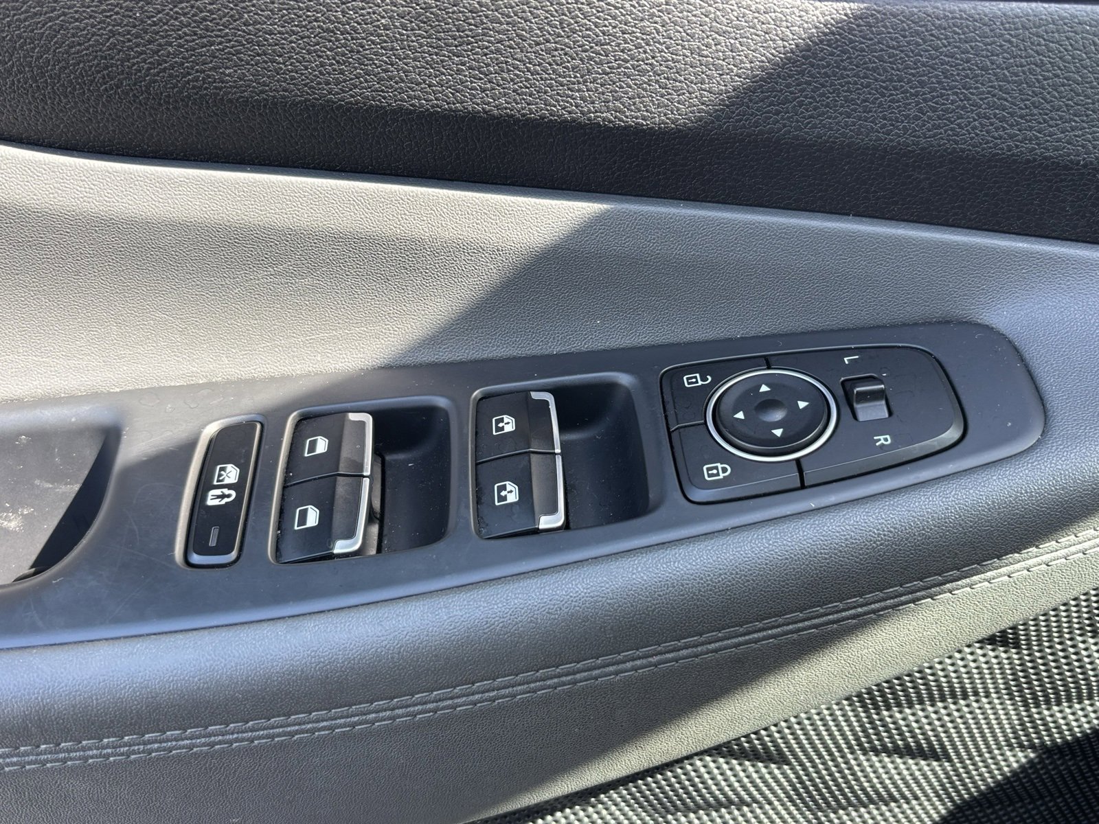 Certified 2023 Hyundai Santa Fe SEL image 4