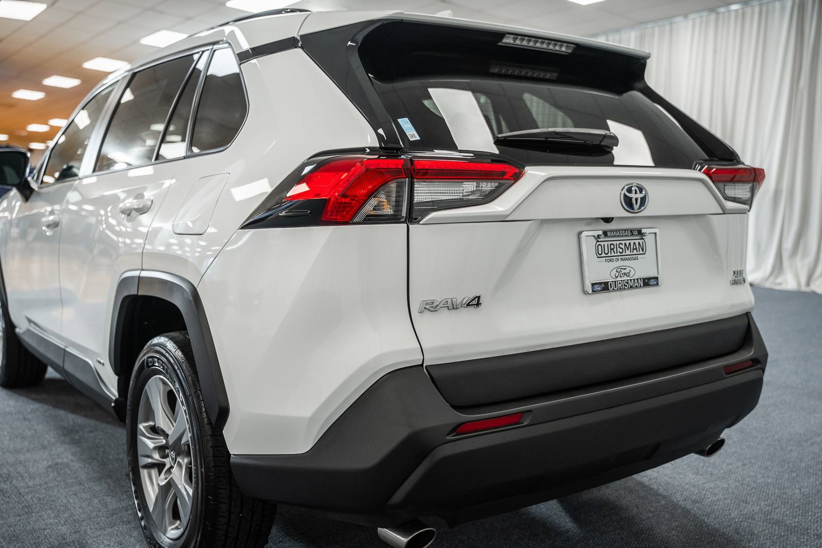 Used 2024 Toyota RAV4 XLE w/ Convenience Package AWD/4WD image 6