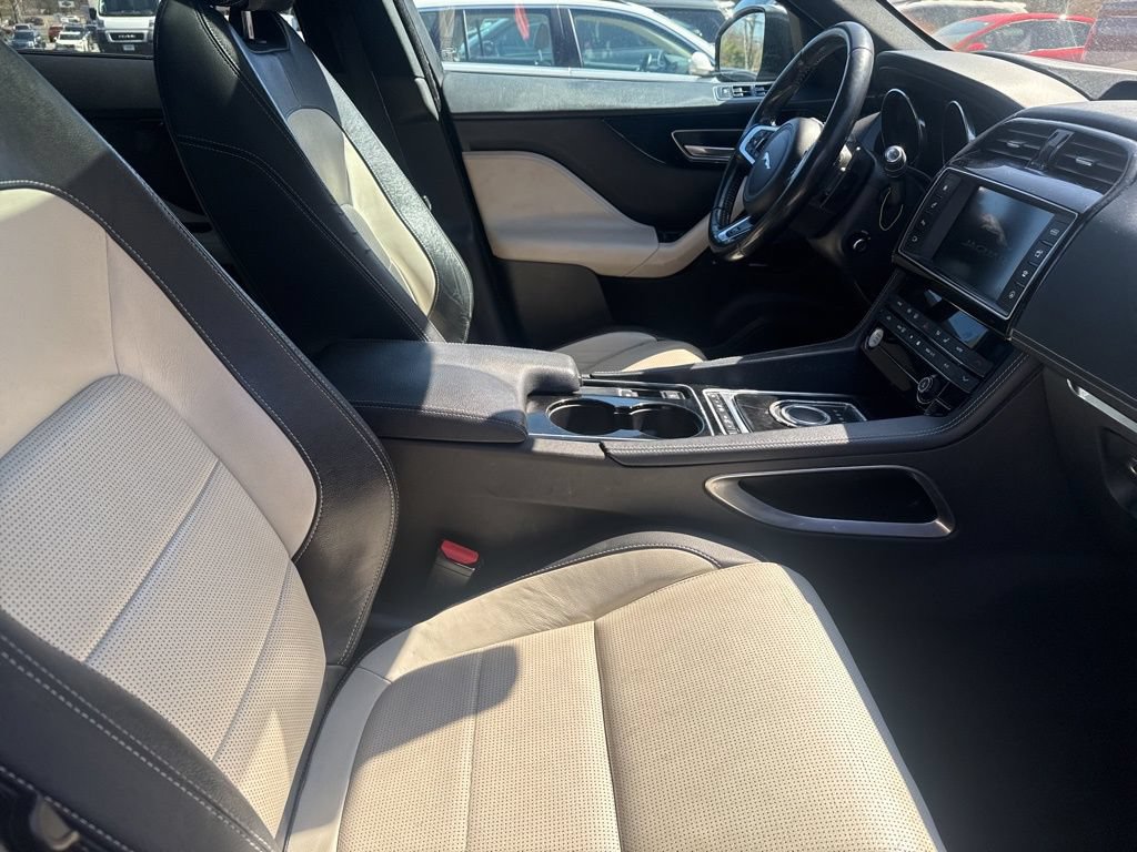 Used 2017 Jaguar F-PACE R-Sport AWD/4WD image 37
