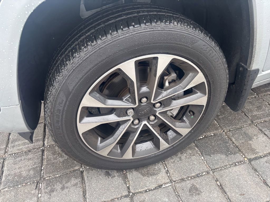 Used 2023 Jeep Grand Cherokee L Overland w/ Trailer Tow Group (B) image 8