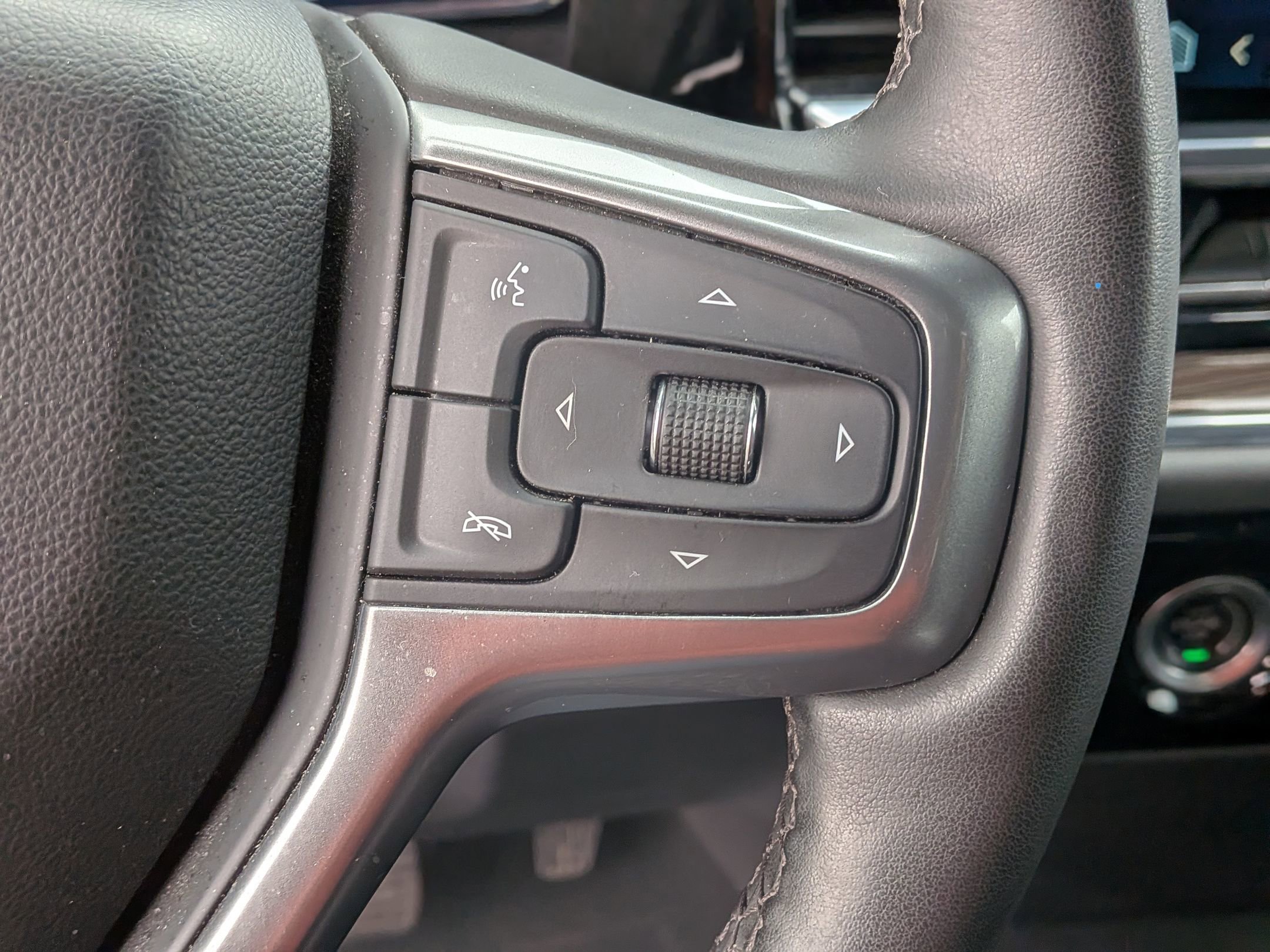 Used 2024 Chevrolet Silverado 1500 LT image 23