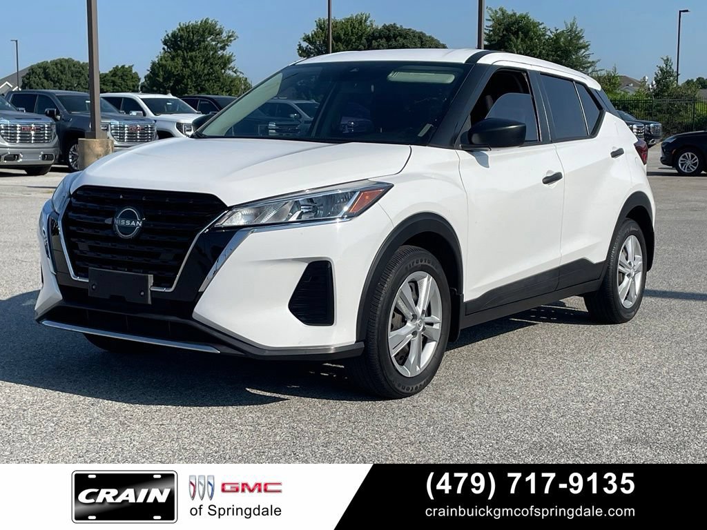 Used 2023 Nissan Kicks S FWD image 3