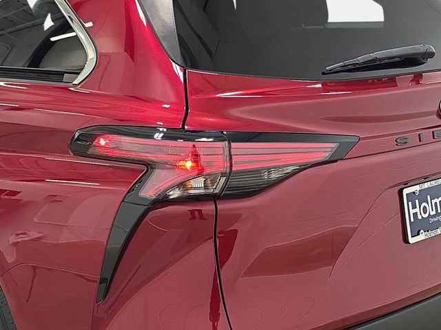 Certified 2021 Toyota Sienna LE FWD image 30