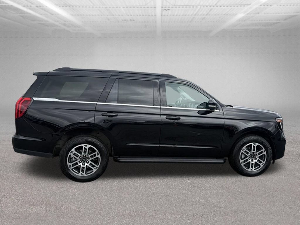 Used 2026 Ford Expedition Active AWD/4WD image 14