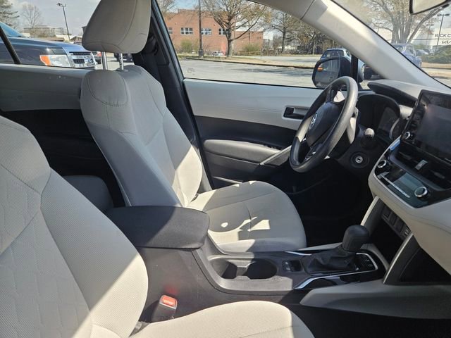 Used 2022 Toyota Corolla Cross L image 9