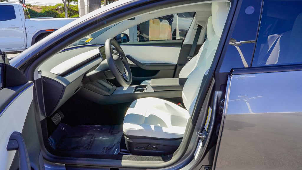 Used 2024 Tesla Model 3 Standard Range RWD image 14