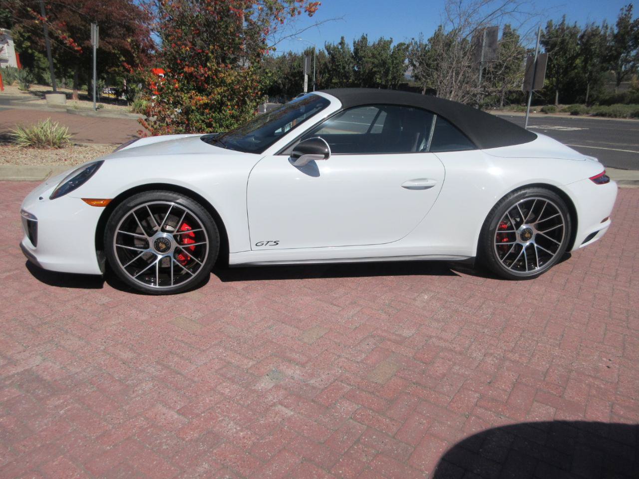 Used 2018 Porsche 911 Carrera 4 GTS AWD/4WD image 1