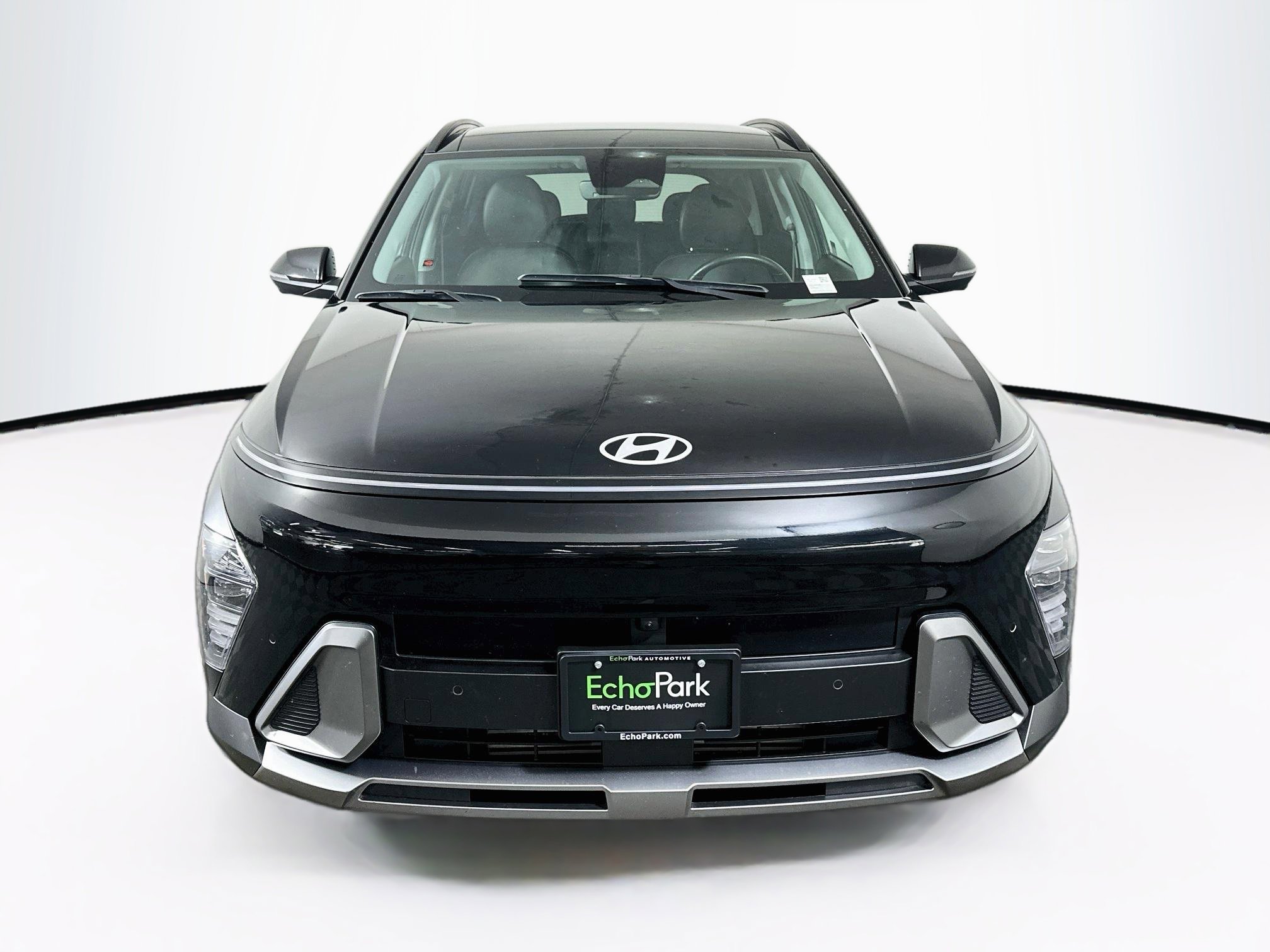 Used 2024 Hyundai Kona Limited FWD image 2