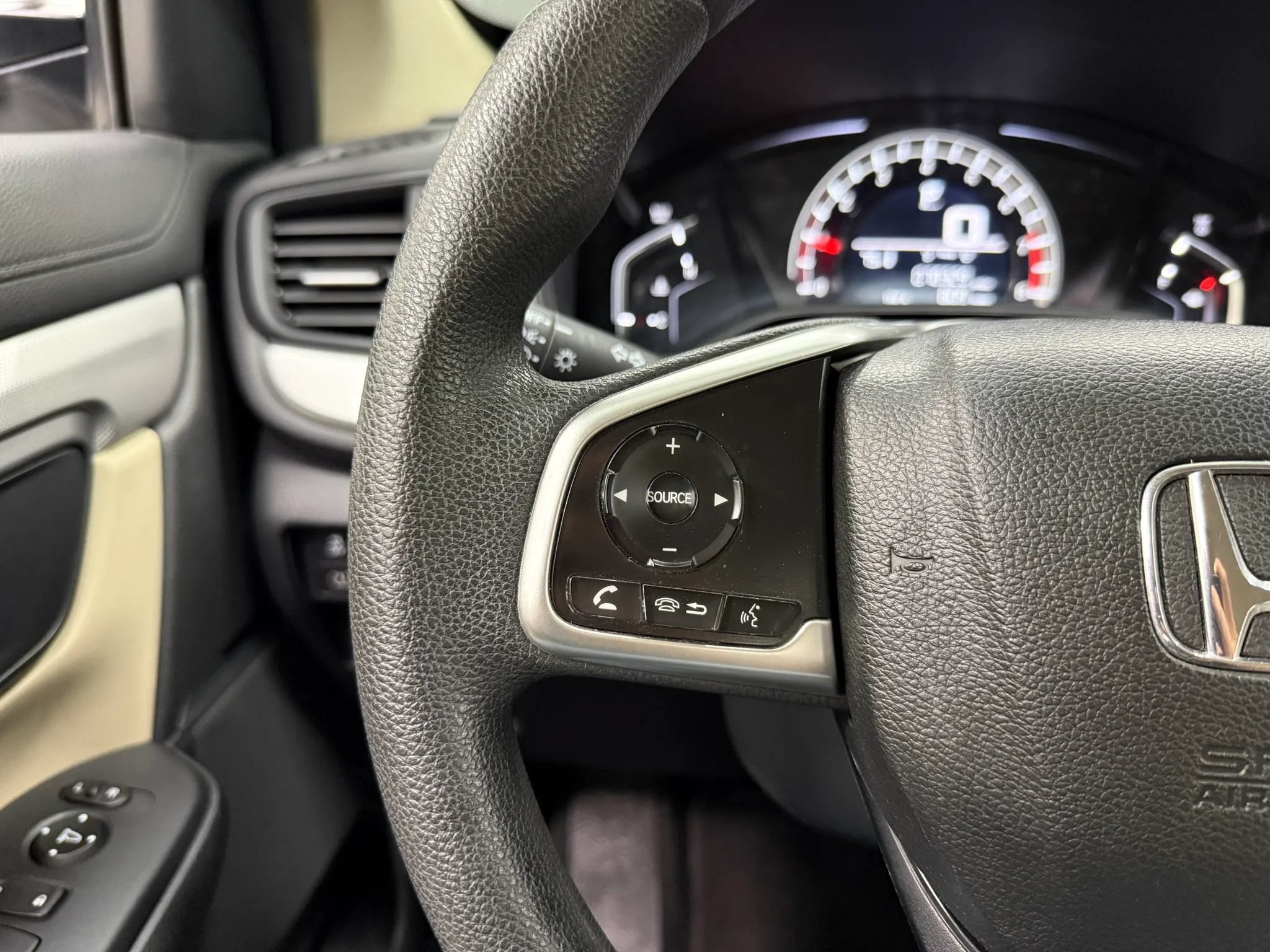 Used 2018 Honda CR-V LX image 28