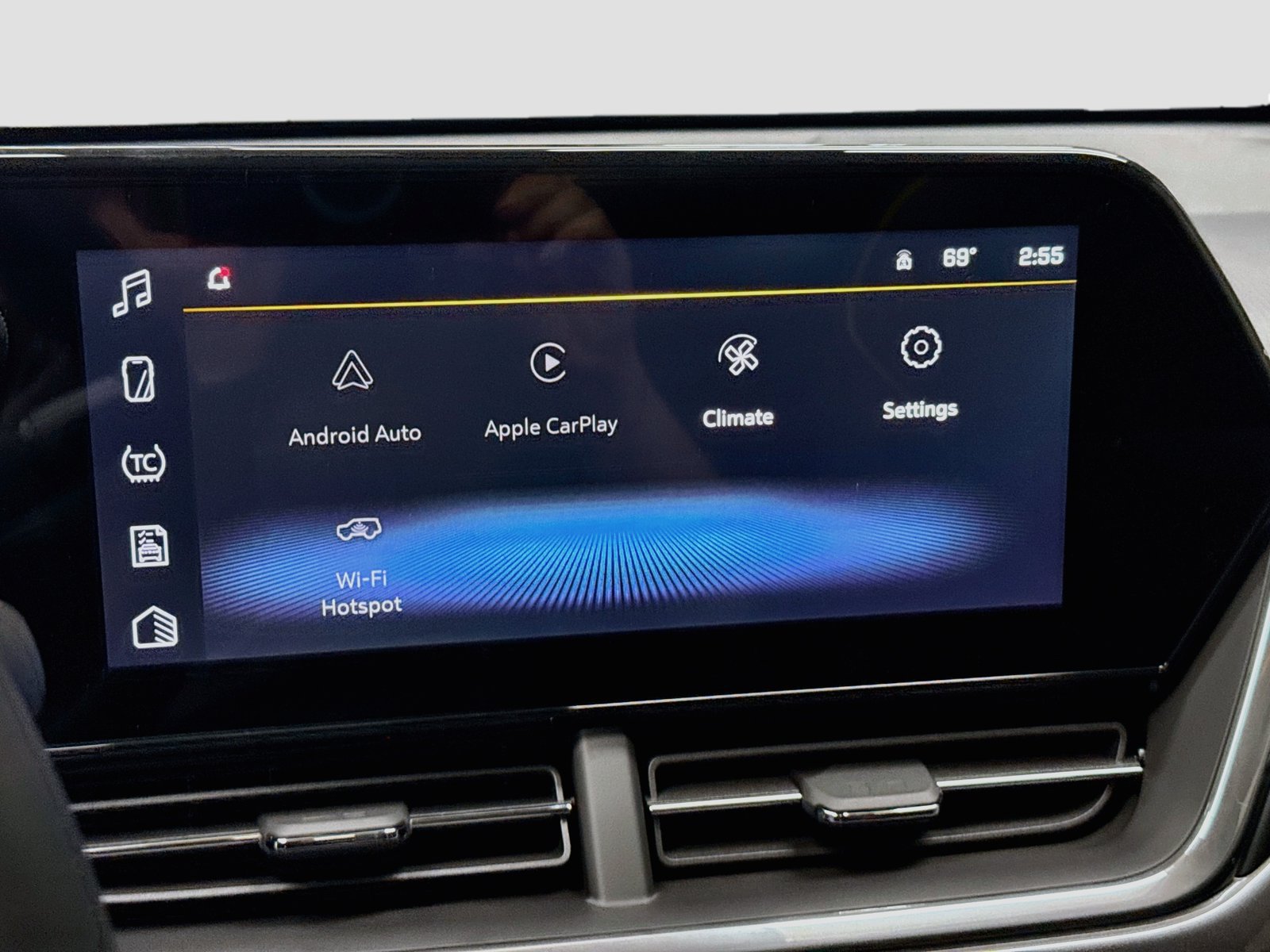New 2026 Chevrolet Trax ACTIV w/ Sunroof Package FWD image 17