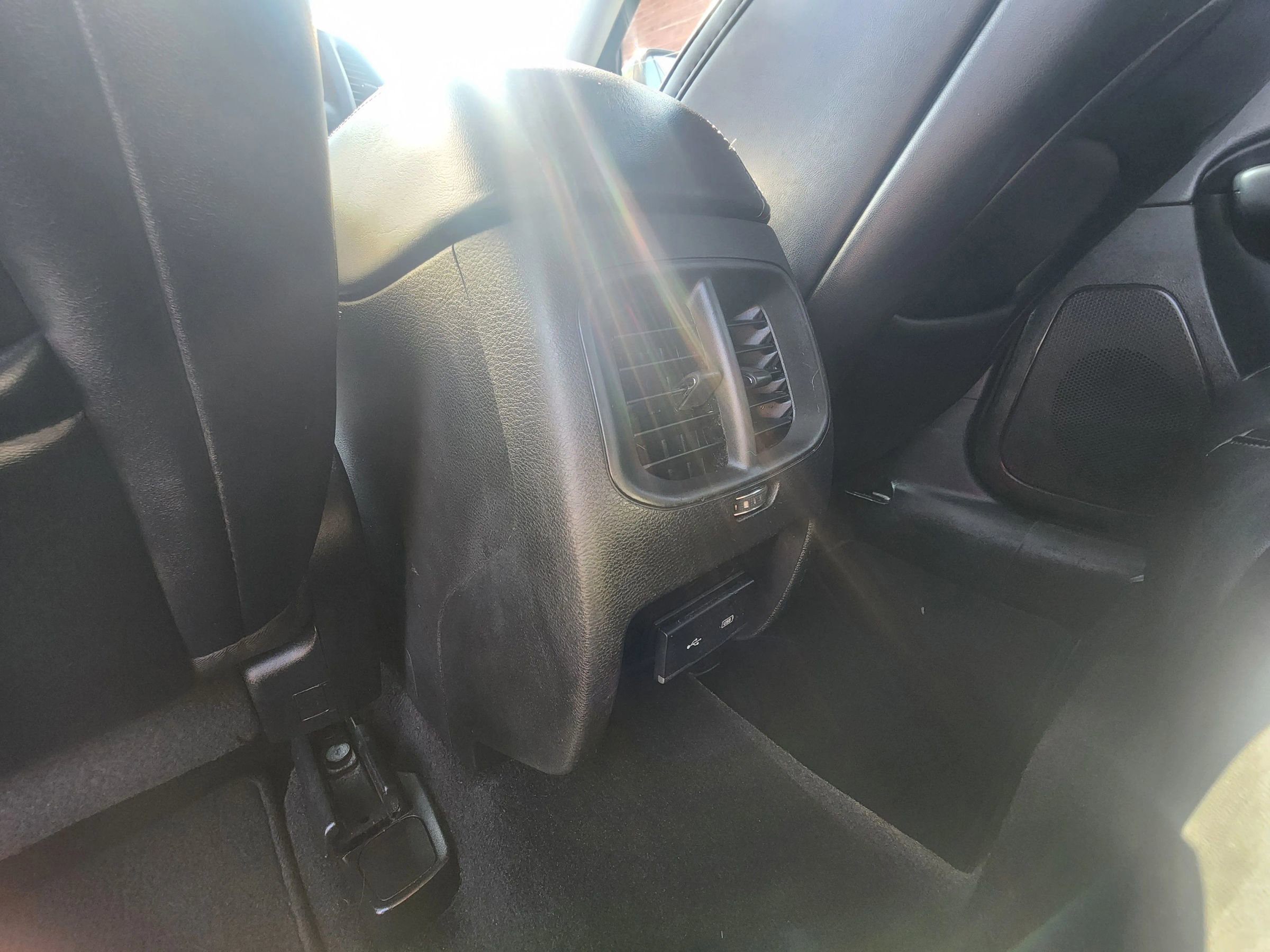 Used 2019 Jeep Cherokee Latitude Plus image 16