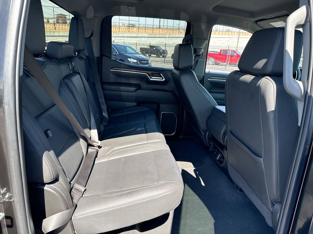 Used 2025 GMC Sierra 1500 SLT image 27