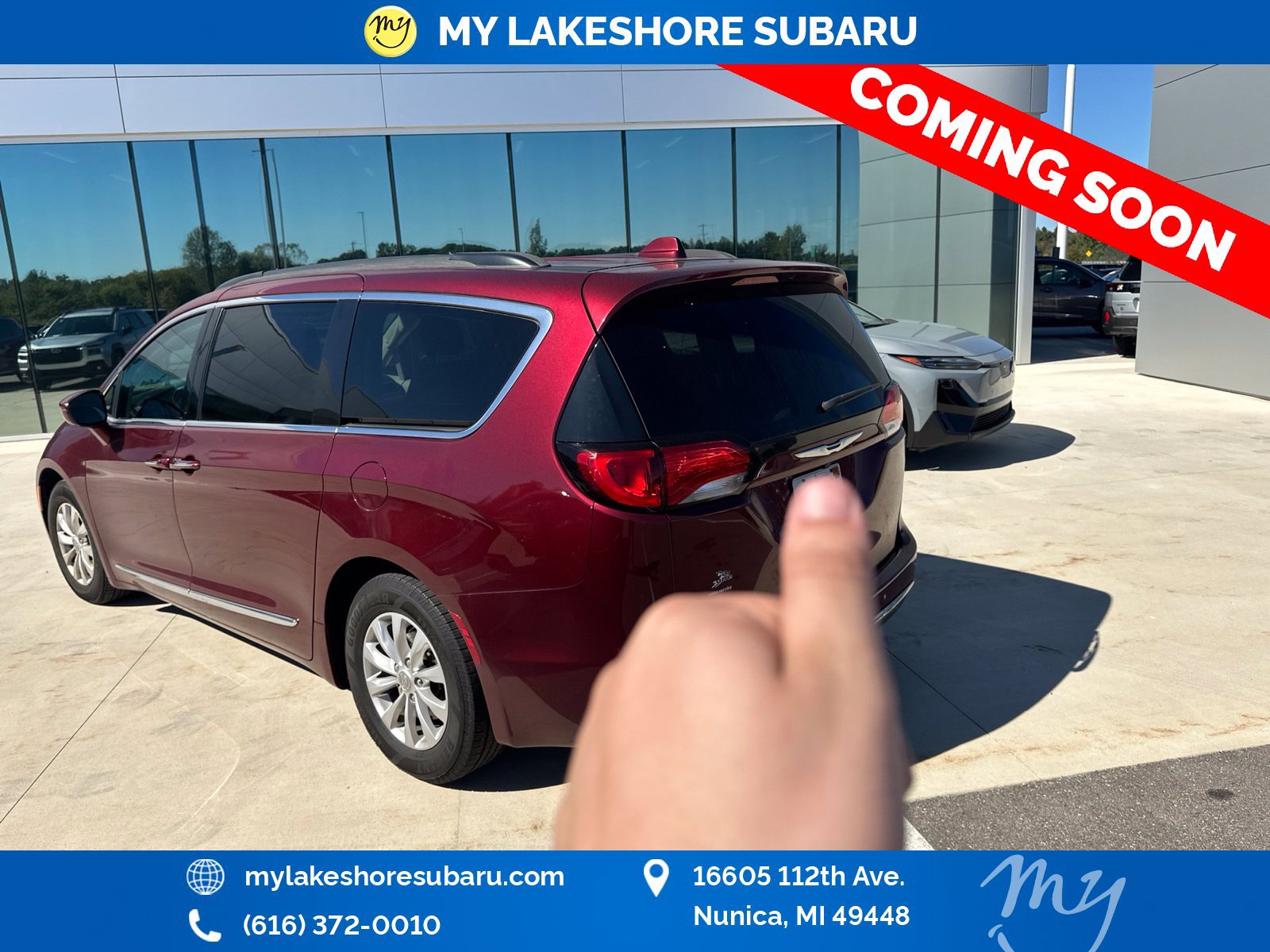 Used 2017 Chrysler Pacifica Touring-L FWD image 6