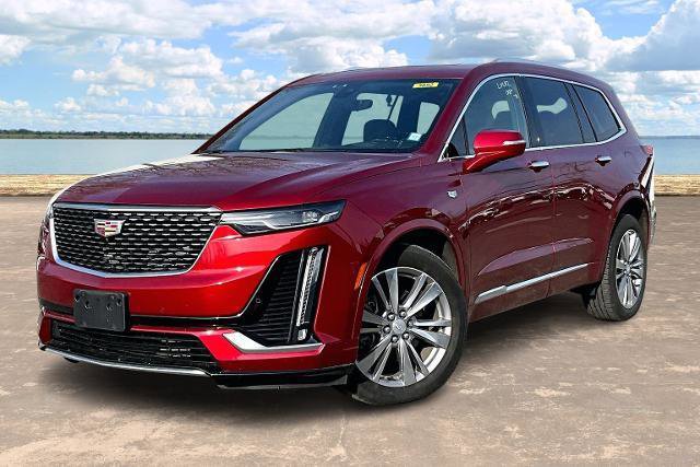Used 2023 Cadillac XT6 Premium Luxury w/ Technology Package image 3
