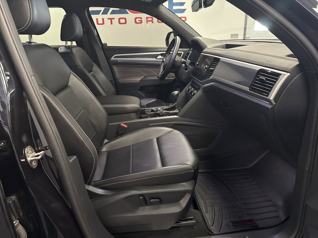 Used 2022 Volkswagen Atlas Cross Sport SEL image 38