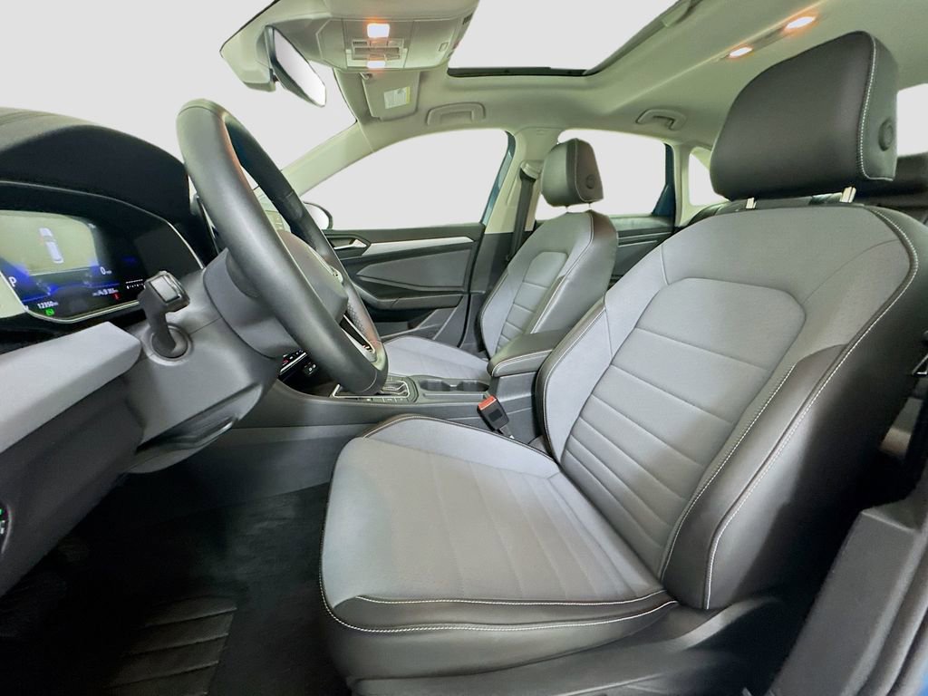 Used 2025 Volkswagen Jetta SE image 10