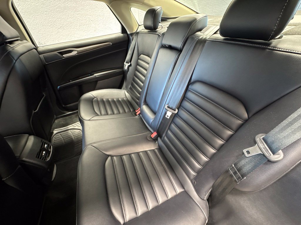 Used 2020 Ford Fusion SEL FWD image 18