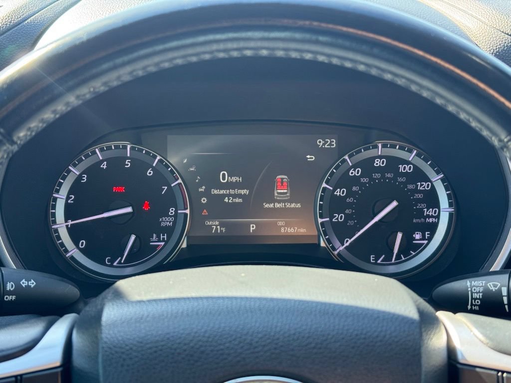Used 2022 Toyota Highlander XLE FWD image 14
