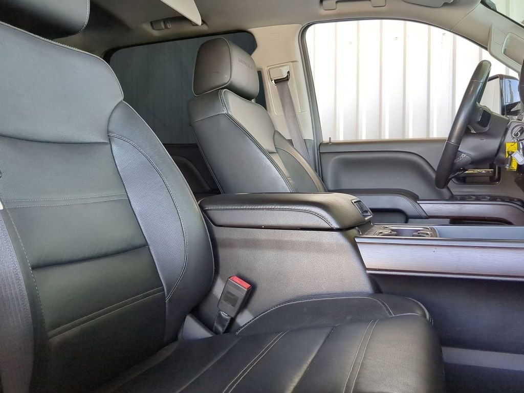 Used 2017 GMC Sierra 2500 Denali w/ Duramax Plus Package image 8