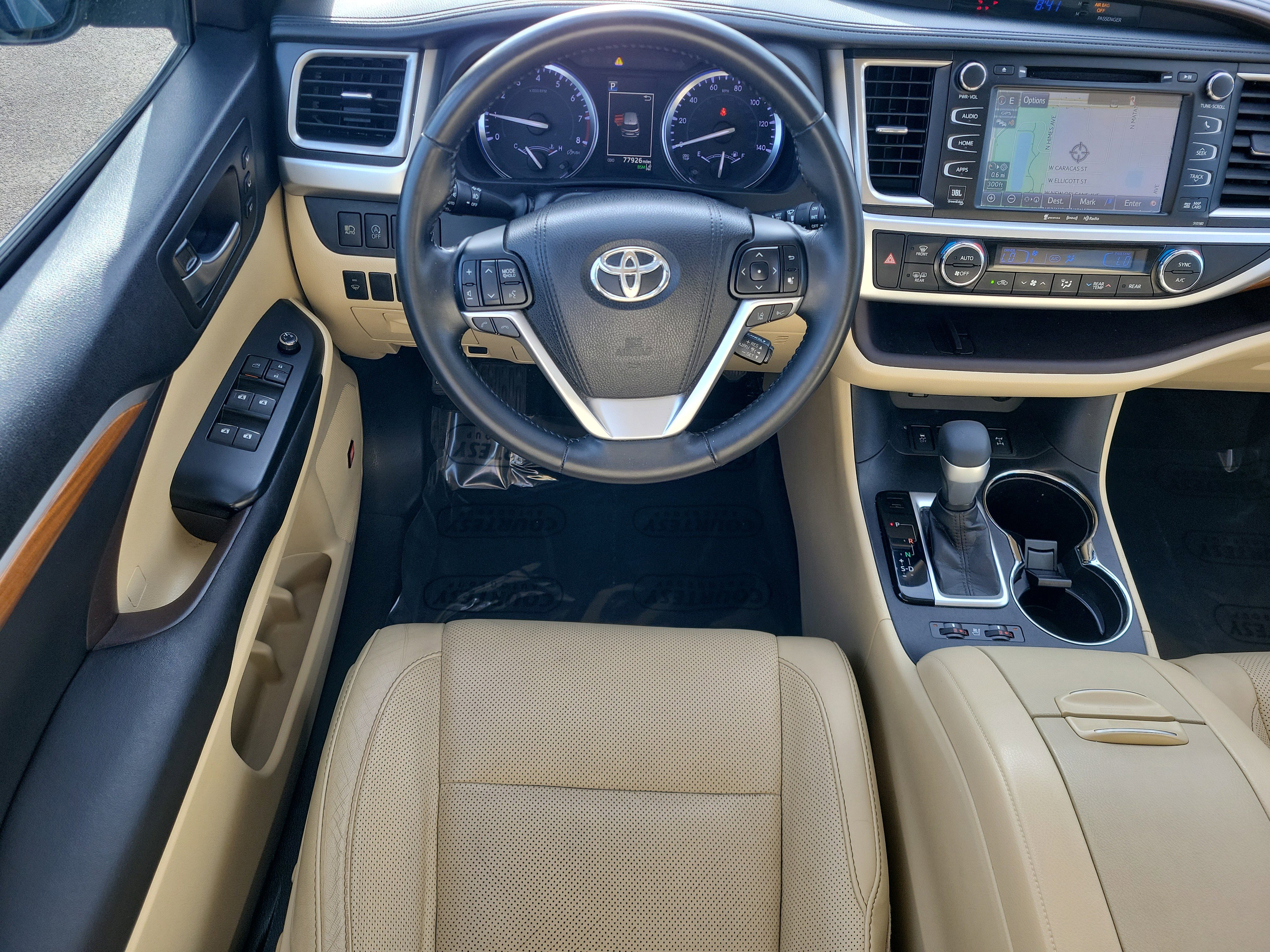 Used 2017 Toyota Highlander Limited w/ Carpet Mat Package image 16