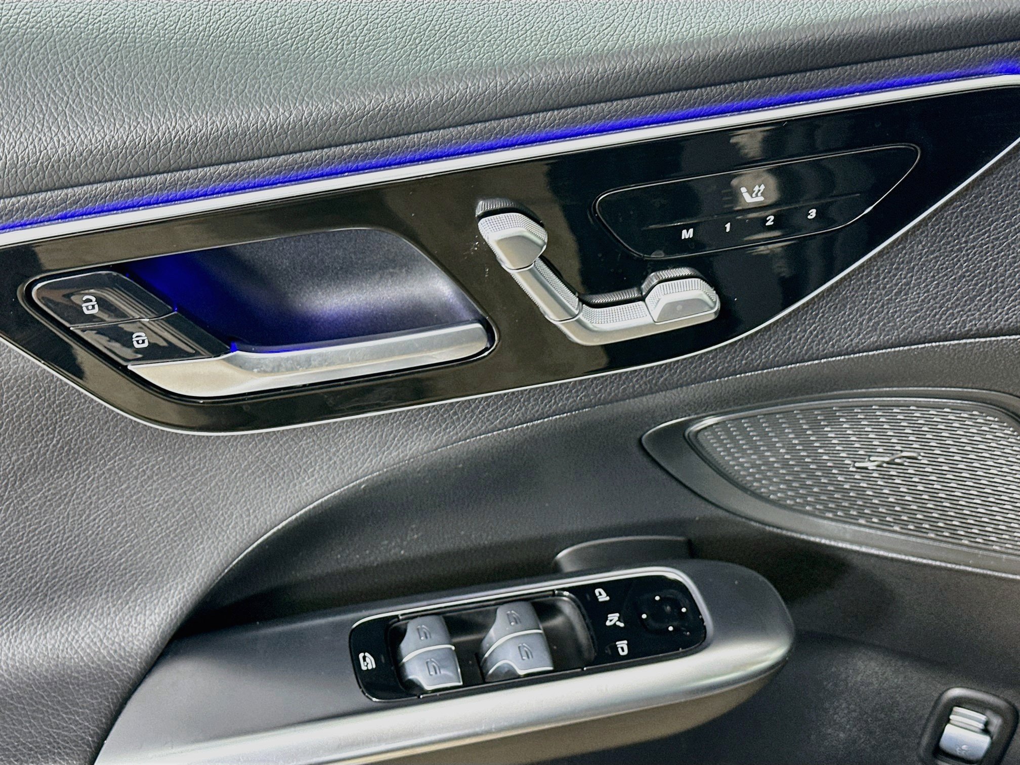 Certified 2025 Mercedes-Benz C 300 4MATIC Sedan image 21
