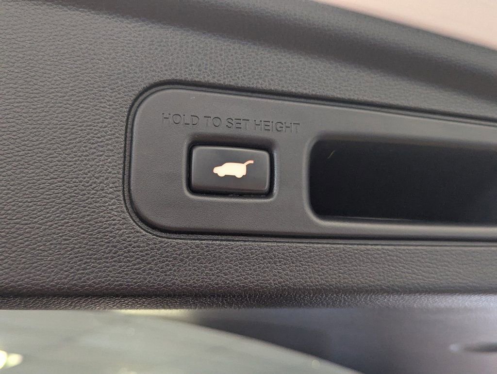 Used 2025 Acura MDX w/ Technology Package image 33