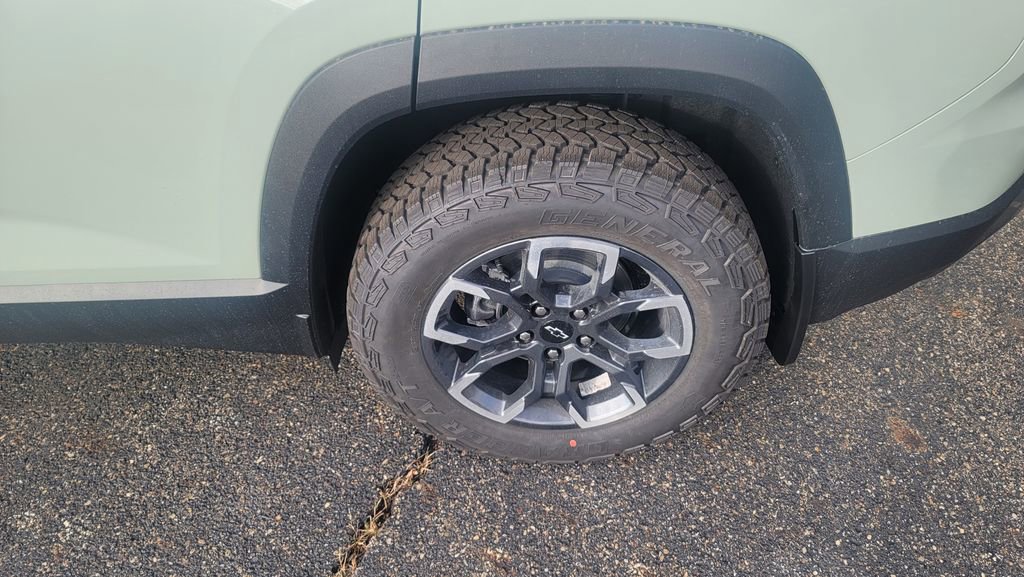 New 2026 Chevrolet Equinox ACTIV w/ Convenience Package III image 8