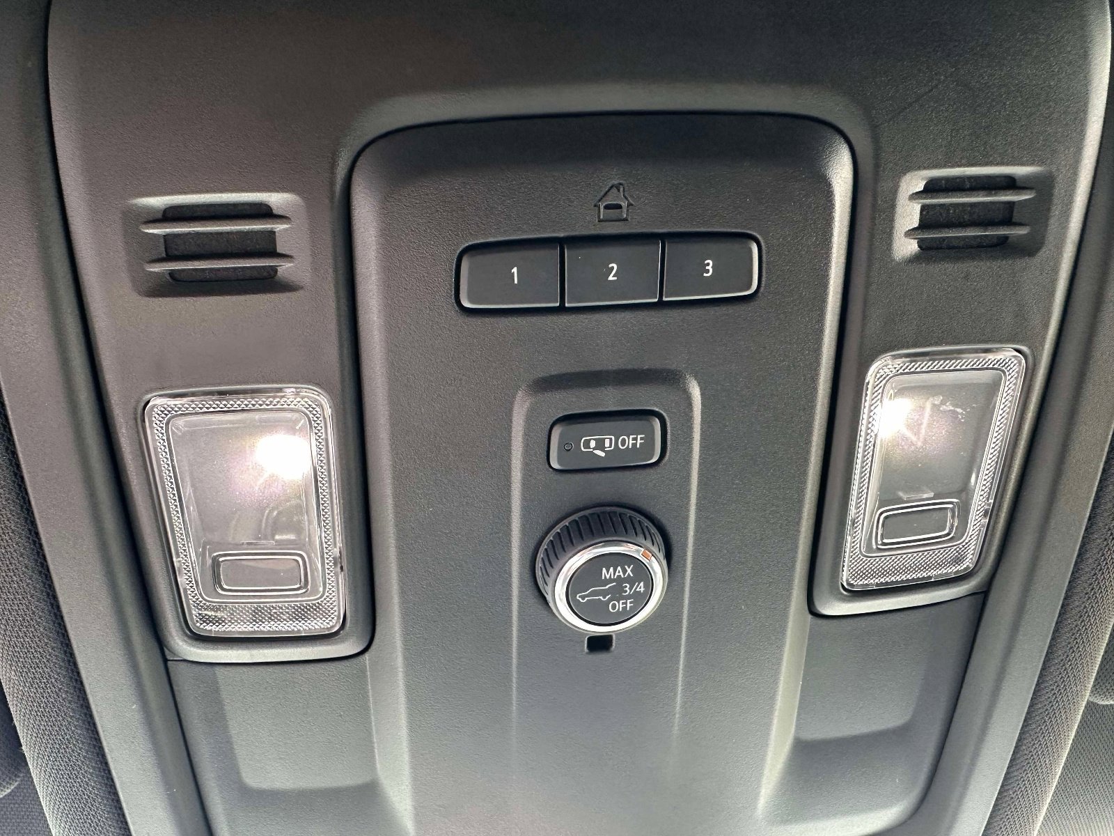 Used 2024 Chevrolet Tahoe LT AWD/4WD image 33