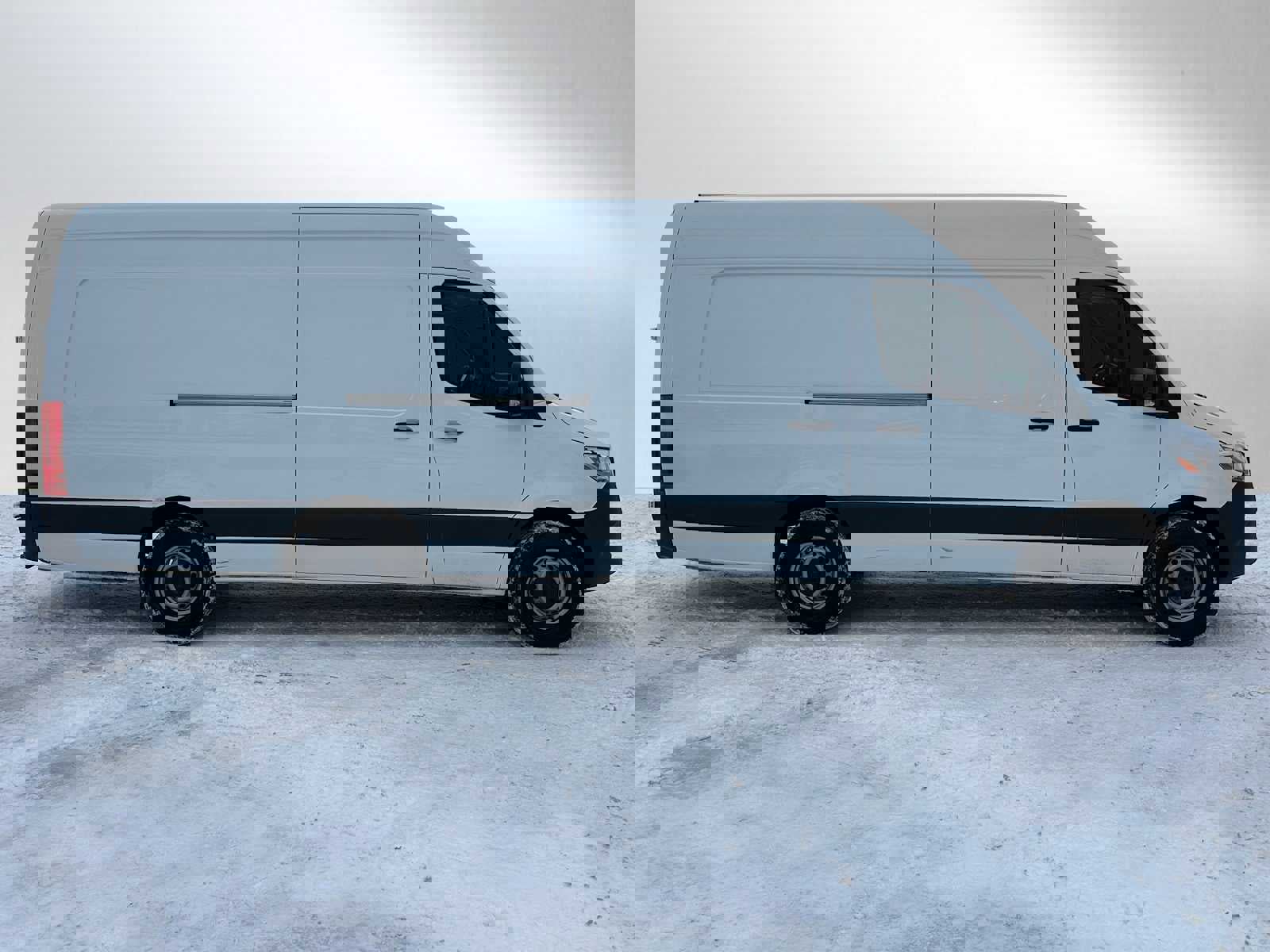 Used 2023 Mercedes-Benz Sprinter 2500 image 2